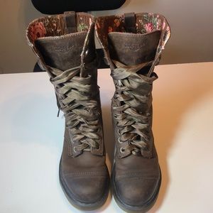 Dr. Martens 1914 Triumph floral lace up boots